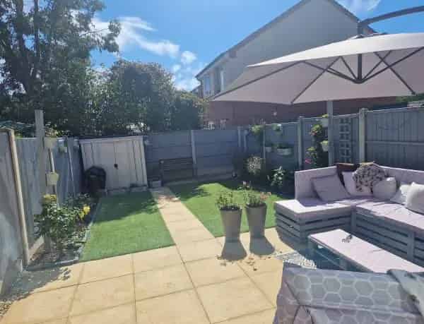 3 Bedroom House with Gardens and Parking