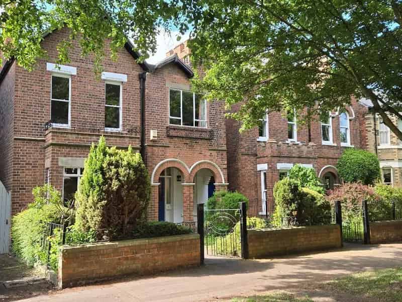 5 Bedroom Detached House For Sale in Hull