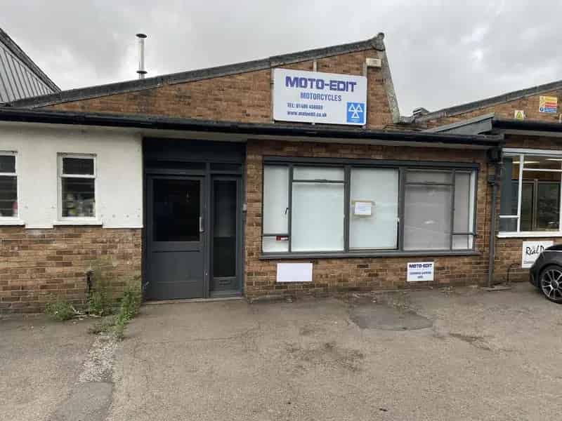 Mid-Terraced Workshop Unit Clifton Road