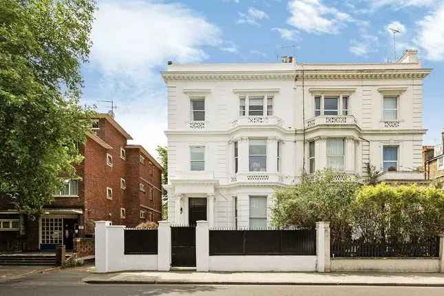 3-Bedroom Apartment Short Let Holland Road London W14