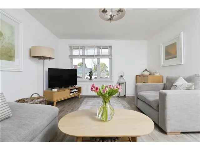 2 Bedroom Ground Floor Flat for Sale