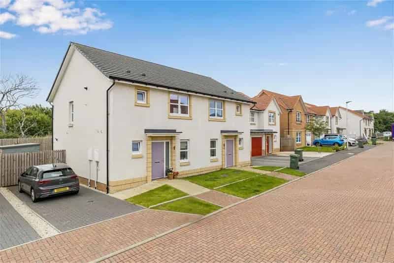 3 Bed Semi-Detached House Newcraighall Modern Family Home