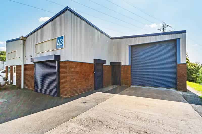 Steel Portal Frame Units For Full Refurbishment