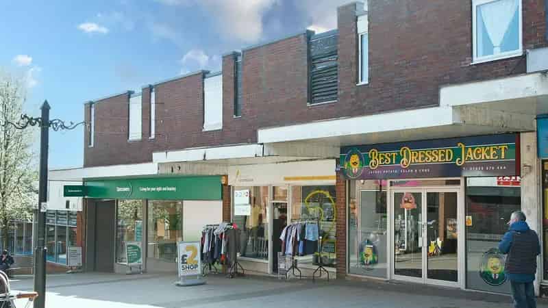 Alfreton Retail Investment 9.57% Yield  Charity Shop Lease