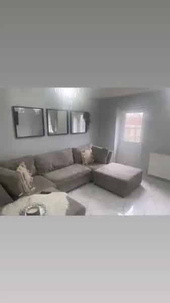2 Bedroom House Shirley Near Schools and Shopping