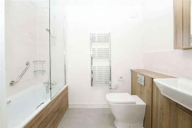 3 bed flat for sale