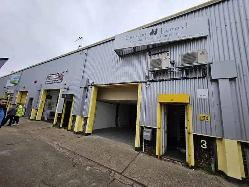 Hainault Industrial Unit To Let