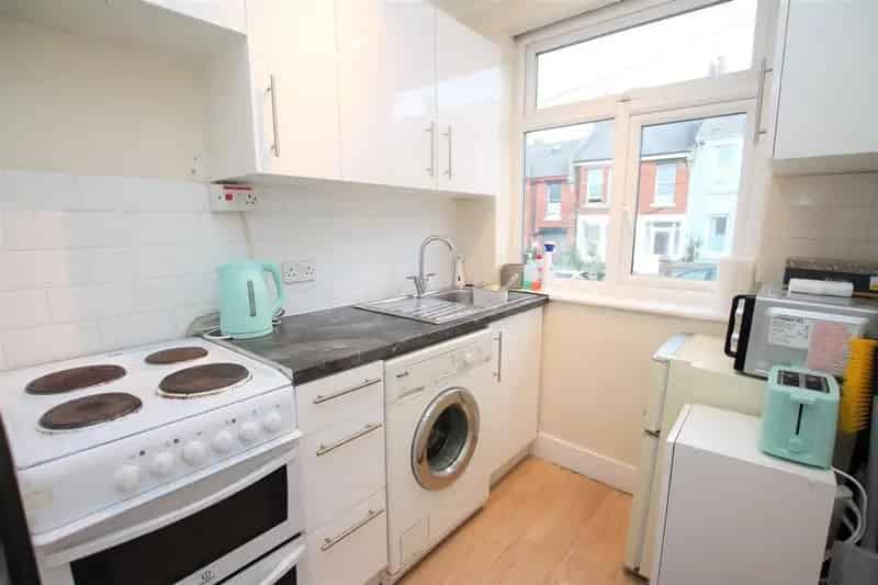 One Bedroom Apartment Near Amenities