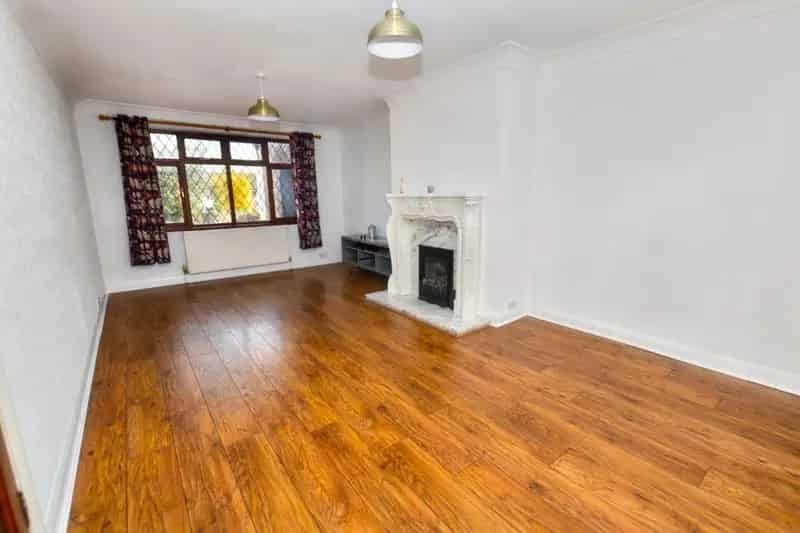 House For Sale , 374, Leeds Road, Wakefield, England