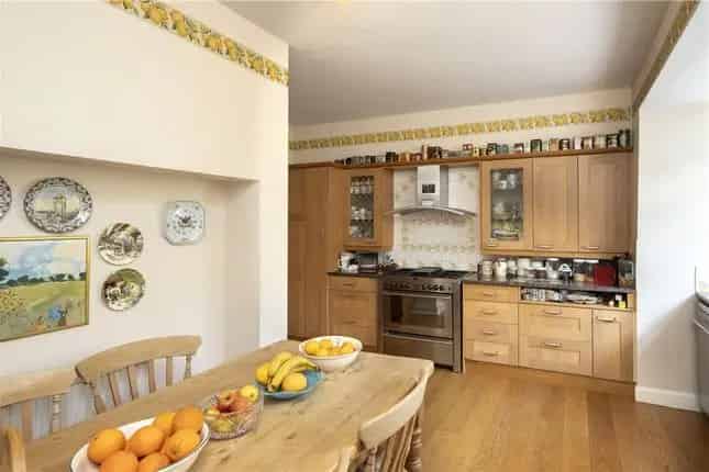5 Bedroom Detached House for Sale in Copse Hill West Wimbledon