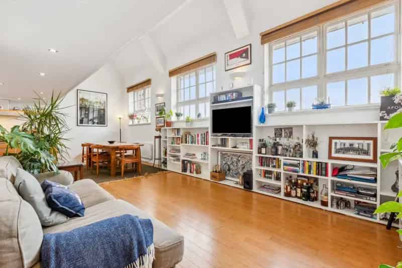 2 Bedroom Apartment in Clapham  Grade II Listed Building