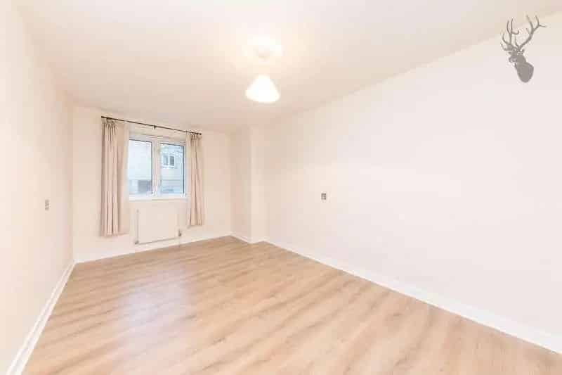 2 Bed Flat for Sale 700 sq ft Gated Development