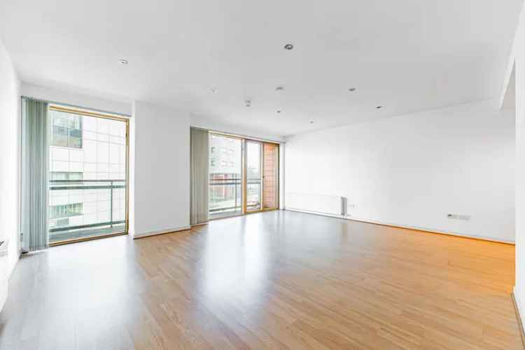 Glasgow Harbour Luxury 2-Bed Flat with Balcony and Parking