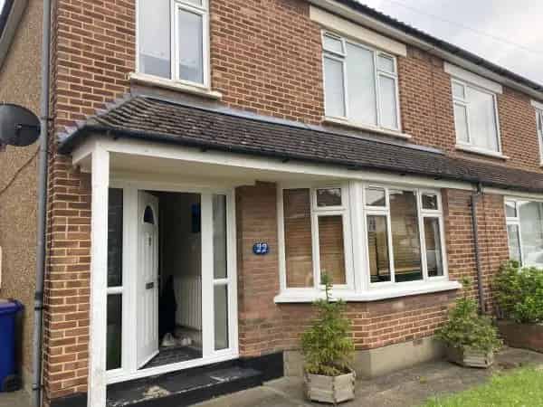 Semi Detached House Near Lakeside 30 Mins London Southend