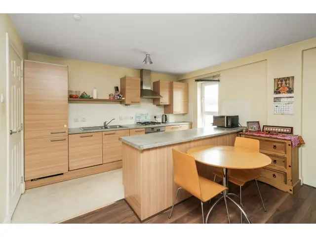 2 bedroom flat  for sale