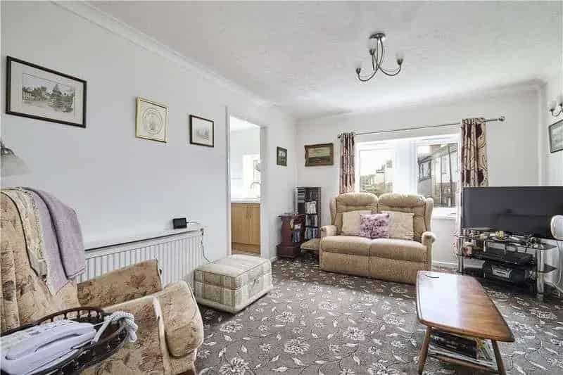 2 Bed Flat for Sale near Burley Main Street