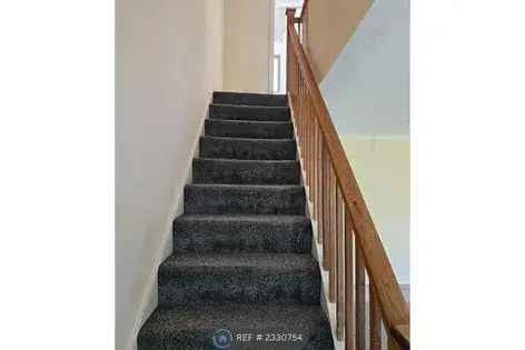 2 Bed House Goodmayes London DSS Considered
