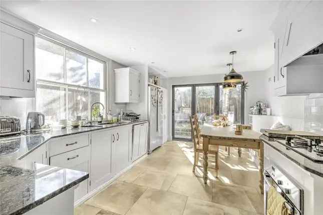 4 Bedroom Terraced House to Rent Abbeville Village Clapham South