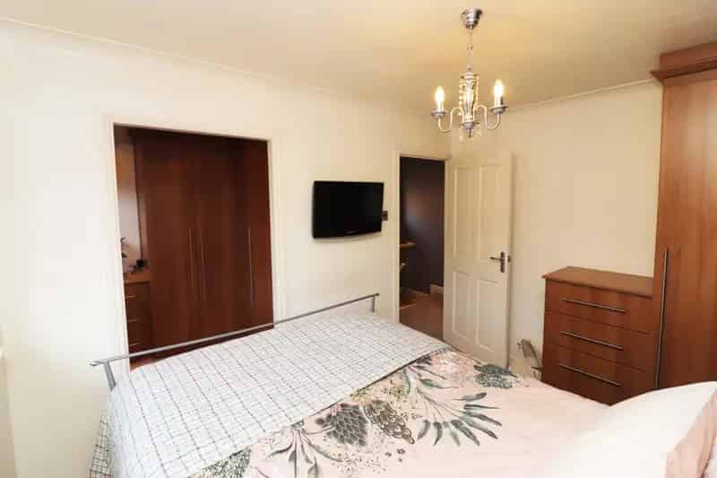 2 bedroom House
 To Let