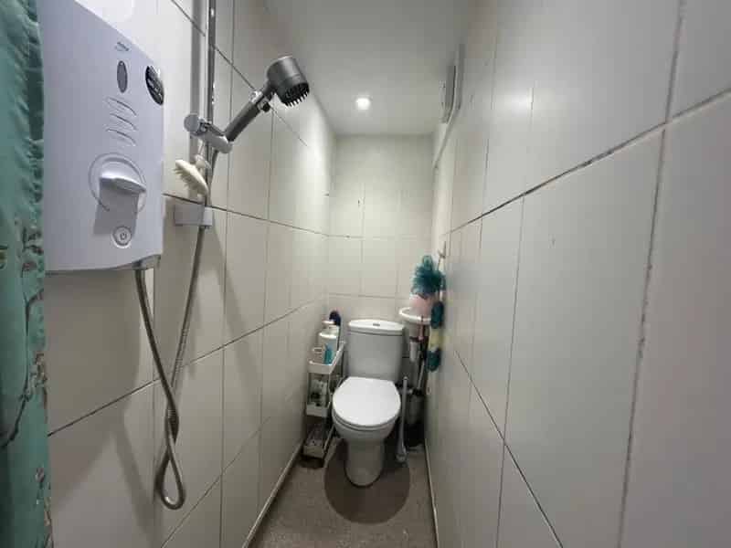 Studio Flat Queens Park Area Utilities WIFI Included