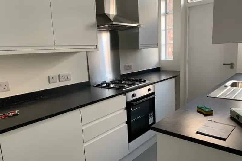 Two Double Bedroom Apartments Near Watford Junction Station