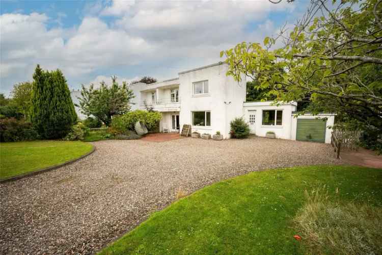 Three-Bedroom Art Deco Home in St Andrews with Expansive Gardens