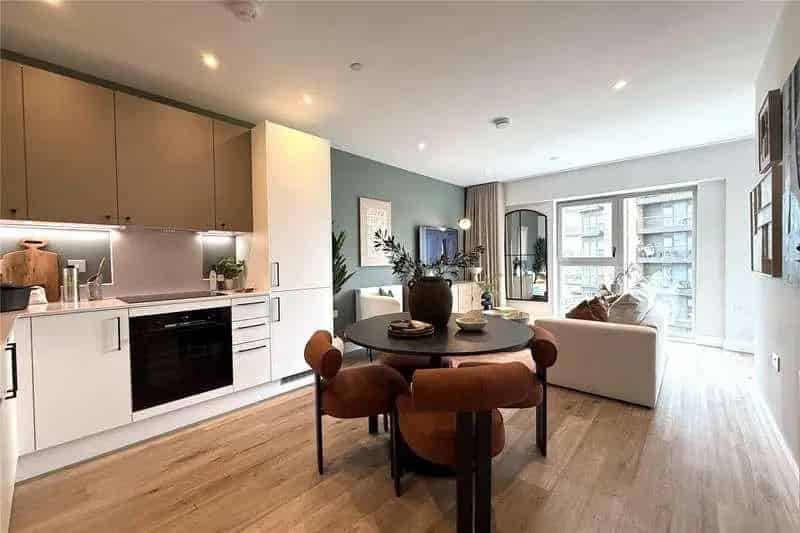 1 Bed Flat for Sale in Bankside Gardens