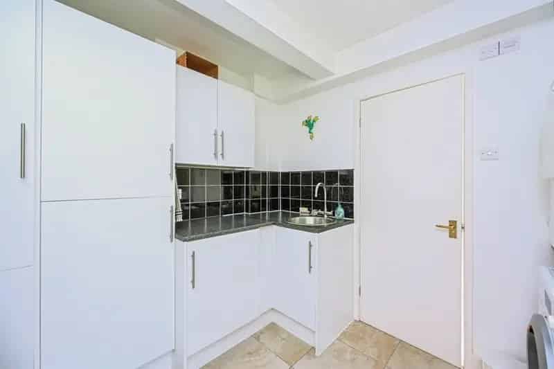 4-Bedroom Semi-Detached House Mossley Hill Liverpool