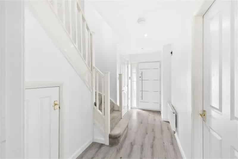 5 Bed Detached House with 2 Reception Rooms and Double Garage