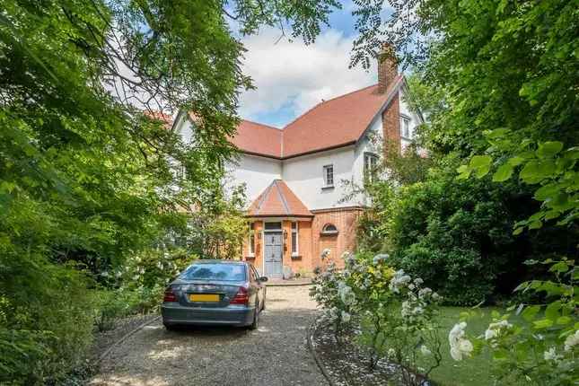 Five Bedroom Victorian House Enfield  Swimming Pool Large Garden