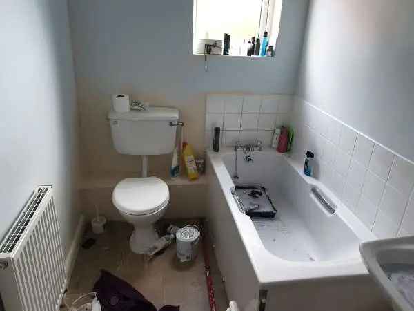 Flat For Rent in Bassetlaw, England