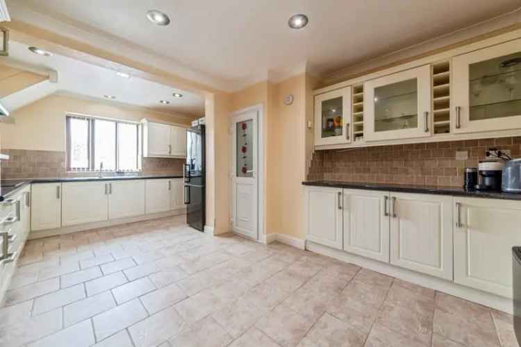 3 Bed Semi-Detached House in Brant Broughton with Open Field Views