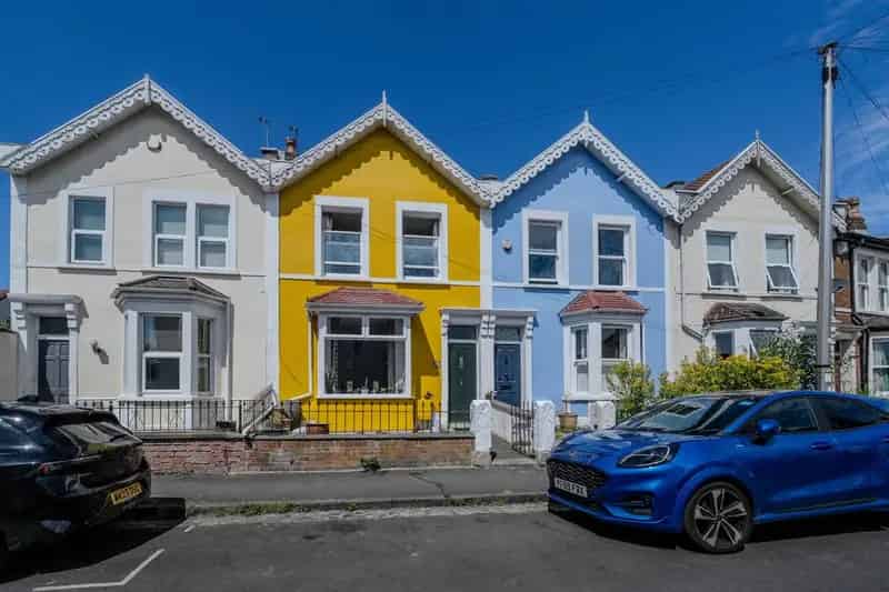 2 Bedroom Victorian Terrace House For Sale