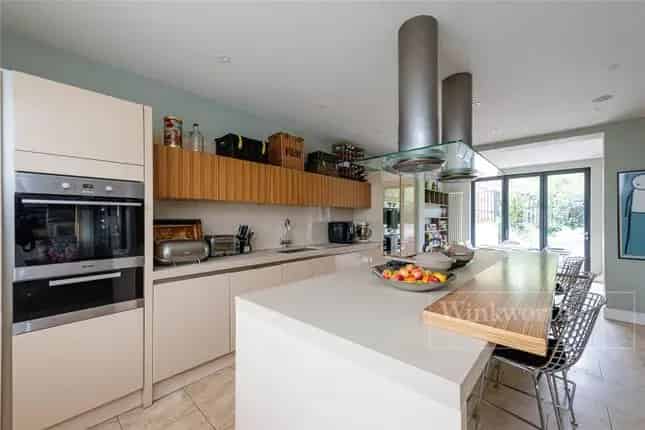 5 Bedroom House for Sale Donnington Road London Brent NW10