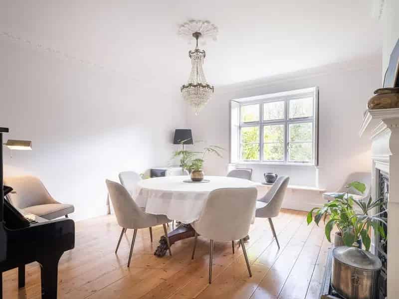 4 Bedroom Detached House for Sale in Cirencester, Cotswolds