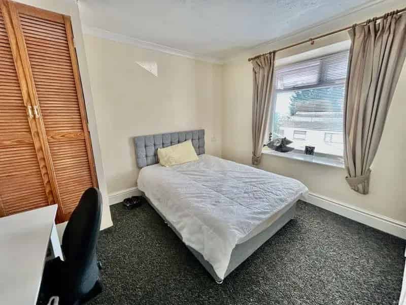 2 Bed House for Sale with Forest Views