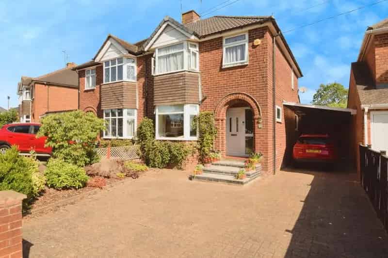 3 Bedroom Semi-Detached House for Sale