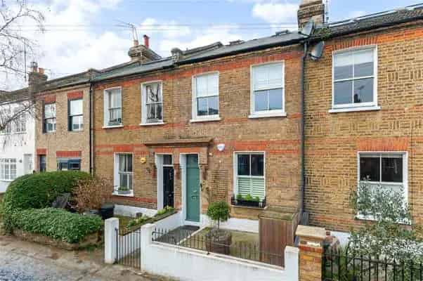 Beautiful 3-Bedroom Period Home in Putney