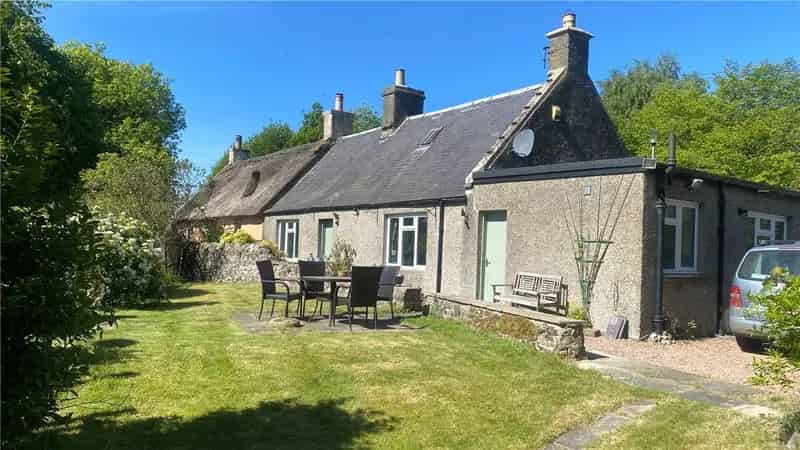 West End Cottage 2-Bedroom Freshly Redecorated