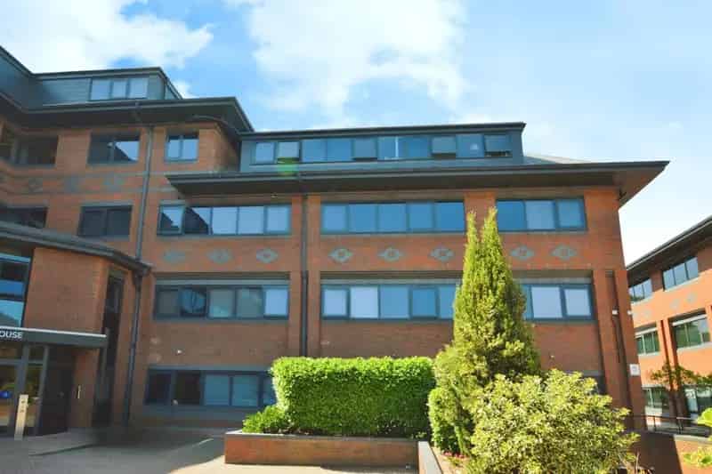 Spacious Studio Apartment in Abbotts House Available July 16th