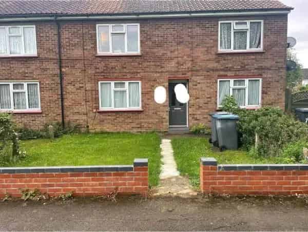 2 Bed Semi-Detached House with Garden - Pet Friendly
