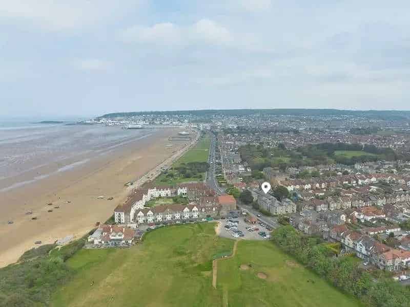 2 Bed Flat for Sale near Weston-super-Mare Seafront