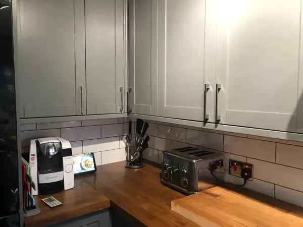 Flat For Rent in Borough of Spelthorne, England