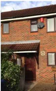 2 Bed Semi-Detached House with Large Garden and Parking