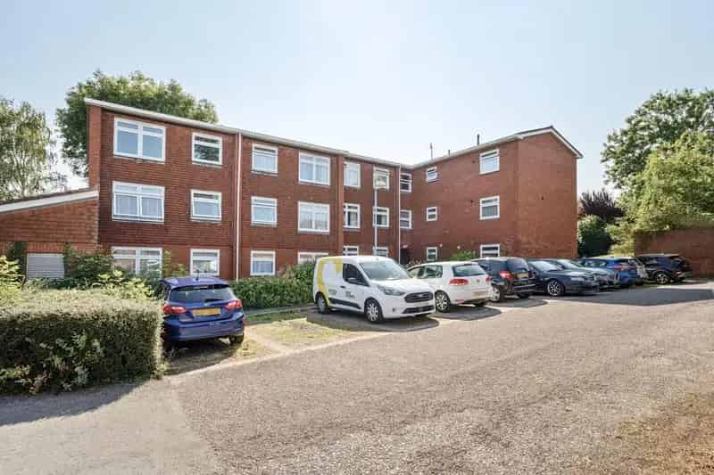 1 Bedroom Ground Floor Flat for Sale in Stoke Bishop