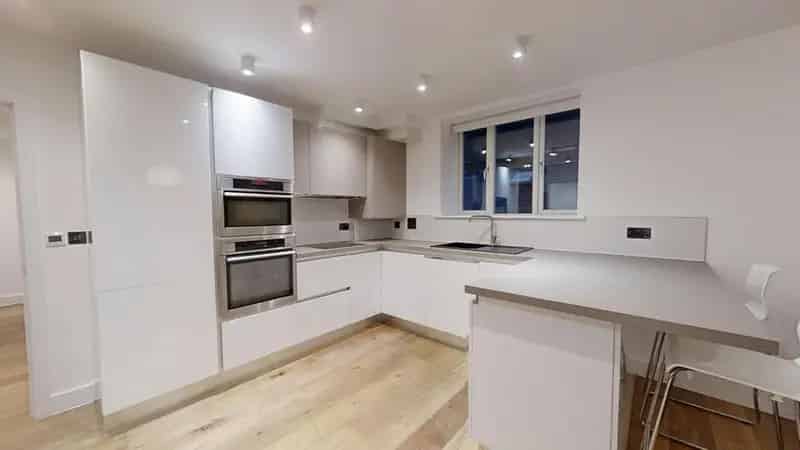 3 Bedroom Flat to Rent in Brighton