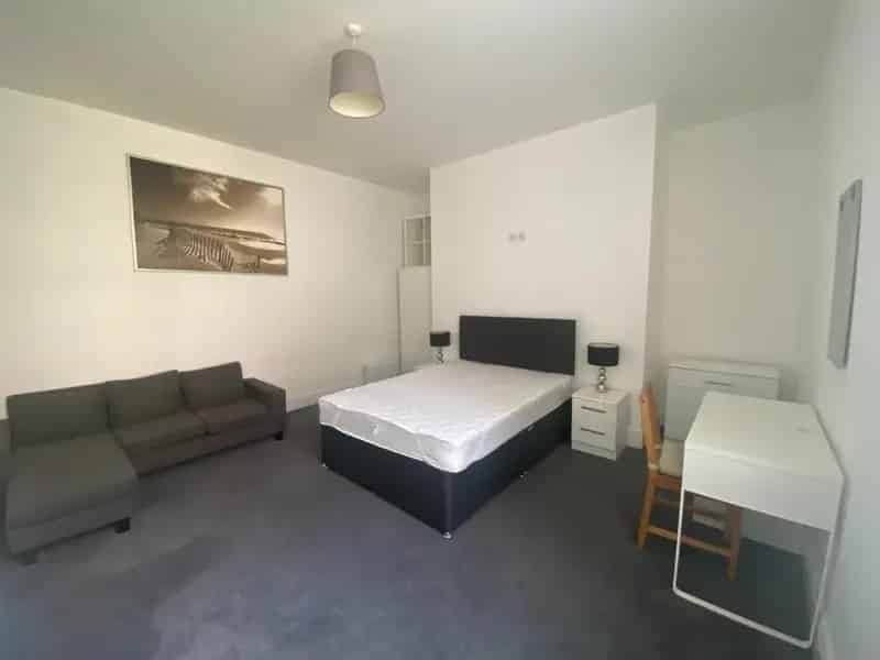 2 Bedroom Furnished Duplex Apartment in Toxteth Liverpool