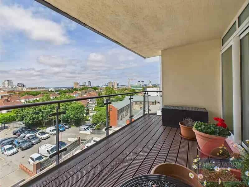 3 Bedroom Apartment for Sale in Cardiff Bay