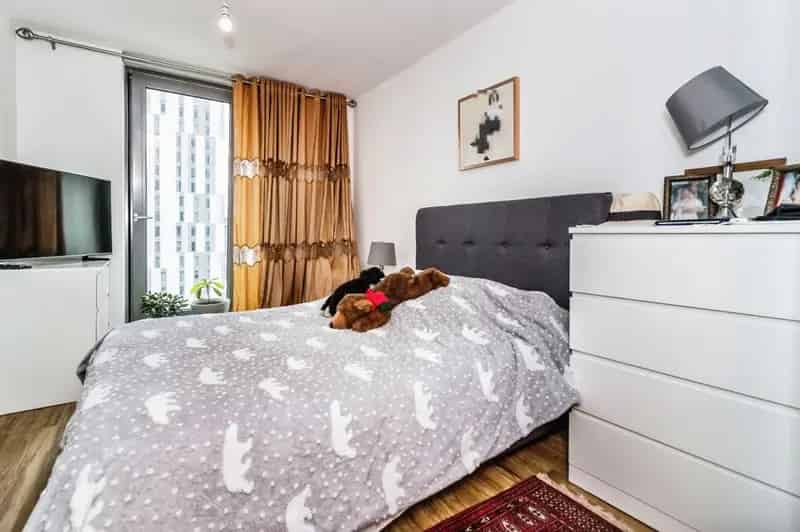 3 Bedroom Flat for Sale Salford M50 Michigan Point