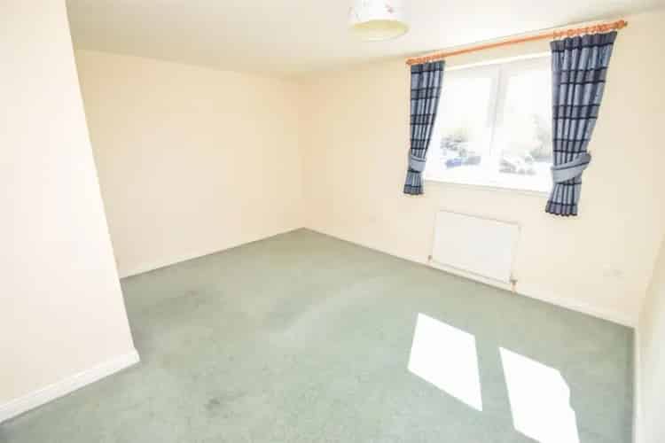 2 Bedroom Flat for Sale - Spacious & Modern Apartment